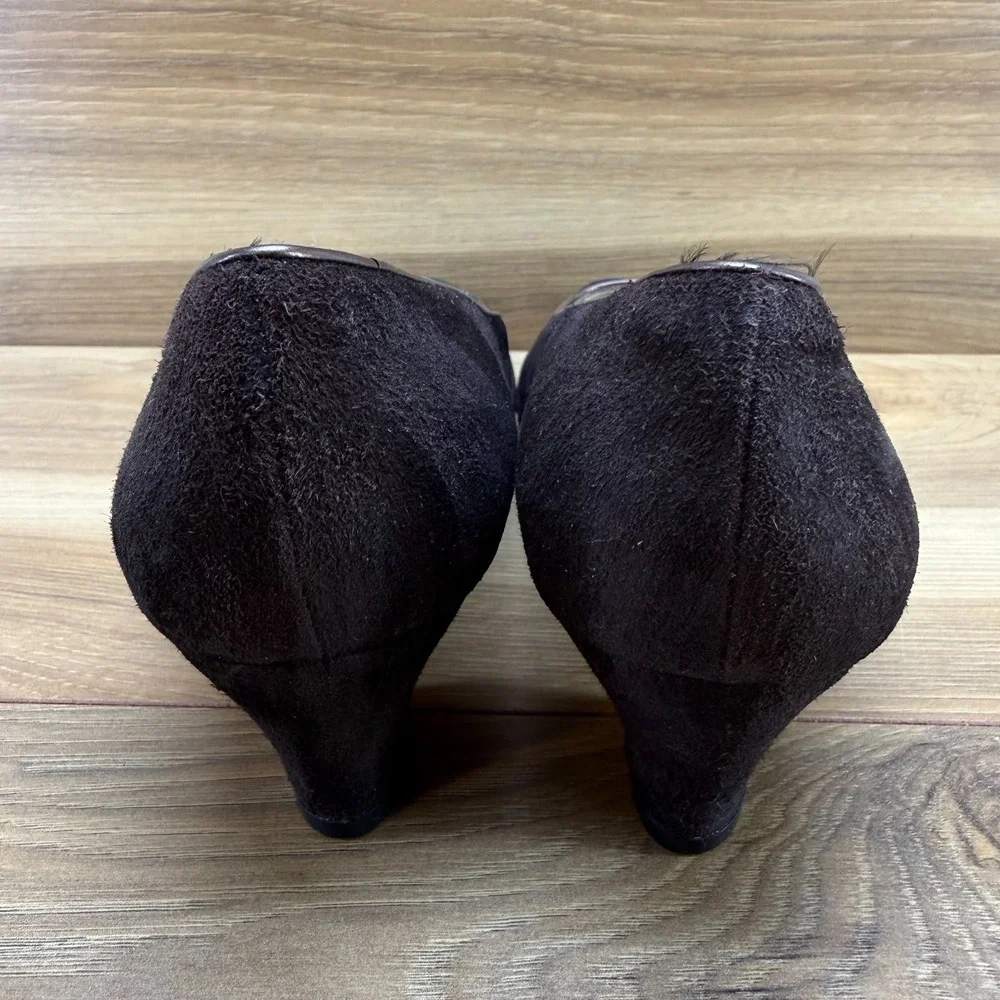 Salvatore Ferragamo Vintage Cap Toe Pumps Womens 7.5 B Dark Brown Suede 90's